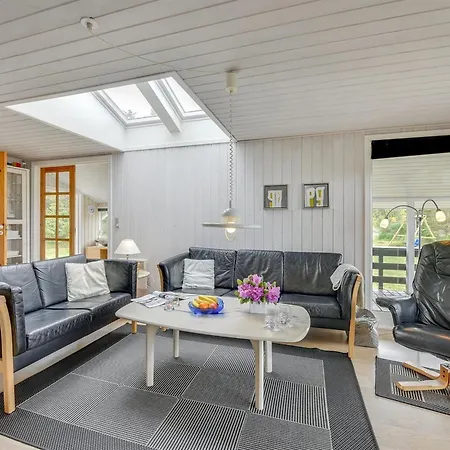 Hildegarde - 900m From The Sea By Interhome