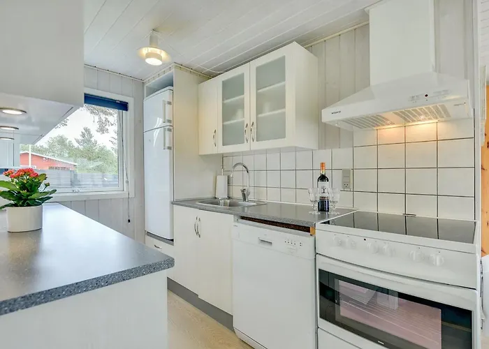 Hildegarde - 900m From The Sea By Interhome